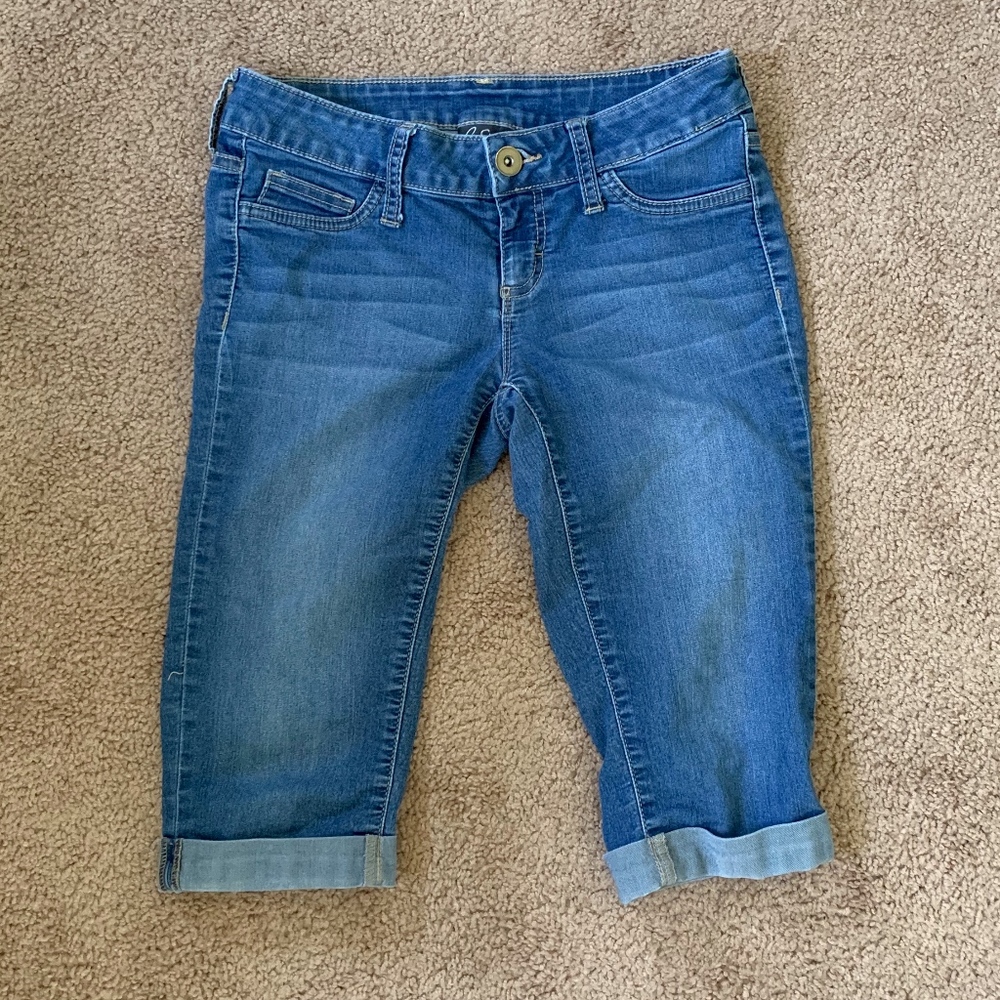 City Streets Medium Wash Cuffed Jean Capris